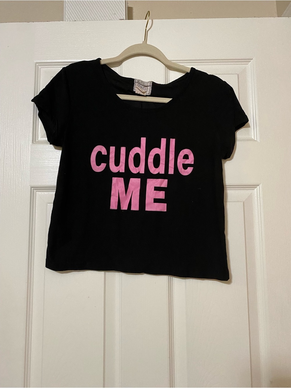 Crop top 'Cuddle Me' Short Sleeve T-shirt  Black Graphic tee